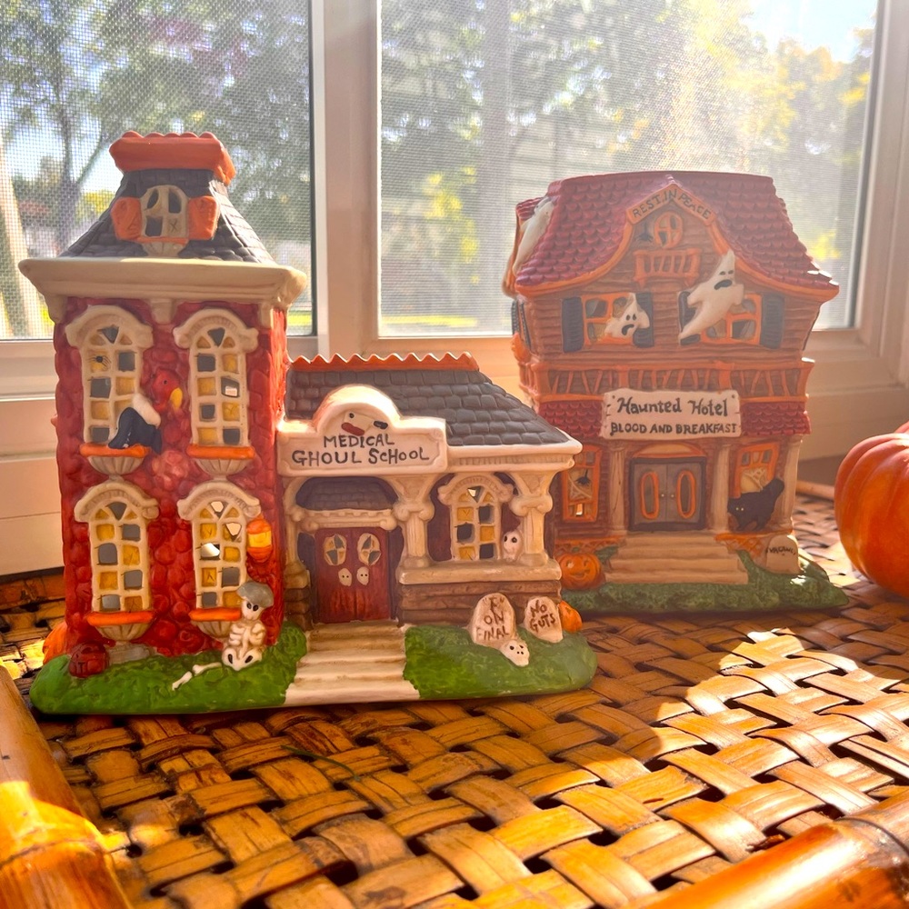 Collector’s set Creepy Hollow eerie estates by Midwest Cannon Falls.